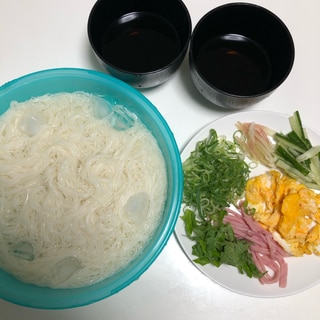 暑い時の定番！冷たいそうめん！